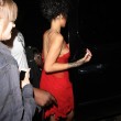 Rihanna, seno in vista in discoteca: il vestito è trasparente10