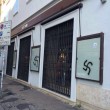 Svastiche e scritte antisemite sui negozi ebrei di Roma 02