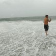 Usa, uragano Arthur perde potenza: la Carolina del Nord torna alla normalità10