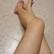 Gambe pelose, depilazione addio: le foto delle ragazze dell'Hairy Legs Club 3
