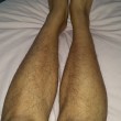 Gambe pelose, depilazione addio: le foto delle ragazze dell'Hairy Legs Club