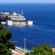 Costa Concordia verso Genova martedì 22. Prua a galla, curiosi via FOTO-VIDEO 4