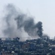 Gaza, razzi israeliani colpiscono scuola dell'Onu: oltre 10 morti (foto) 2