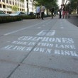 Washington, il primo marciapiede dedicato agli smartphone-dipendenti 01