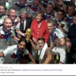 Angela Merkel, selfie con Podolski, Khedira e tutta la squadra93