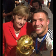 Angela Merkel, selfie con Podolski, Khedira e tutta la squadra92