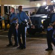 Ferguson: rapina con coltello, agente uccide uomo a St. Louis 02