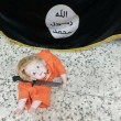 James Foley, bimbo imita il boia: decapita bambola, video sul web FOTO 2