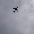 Sospetto pacco bomba su aereo Qatar: atterra a Manchester scortato da jet Raf