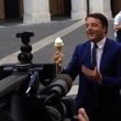 Matteo Renzi col gelato in mano: "Economist, il nostro è genuino" 3