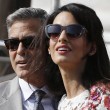 George Clooney e Amal Alamuddin con le fedi al dito 24