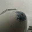 Tempesta di grandine danneggia aereo: panico sul volo Madrid-Buenos Aires (FOTO)