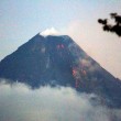 Filippine, vulcano Mayon si risveglia01