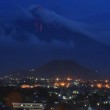 Filippine, vulcano Mayon si risveglia10
