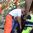 Davide Bifolco, folla e fiori ai funerali FOTO7