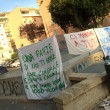 Pigneto-Torpignattara: striscioni per Daniel (l'arrestato), cartelli per Khan (la vittima) FOTO