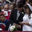 Papa Francesco sposa 20 coppie di Roma, anche conviventi e con figli 07