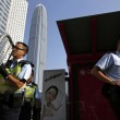 Hong Kong, polizia rimuove barricate studenti senza la tenuta antisommossa10
