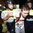 Hong Kong, ancora scontri: polizia arresta 26 manifestanti11