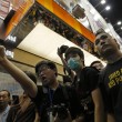 Hong Kong, ancora scontri: polizia arresta 26 manifestanti05