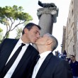 Nozze gay contratte all'estero, 16 coppie trascritte a Roma01