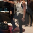 Belen Rodriguez, FOTO: shopping show in via Montenapoleone (LaPresse)