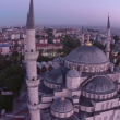 Drone sfiora il minareto della moschea blu di Istanbul e si schianta