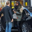Naomi Campbell, shopping a Vienna: la Venere Nera prende una multa con l'auto05