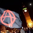 Anonymous in piazza a Londra, scontri con la polizia07