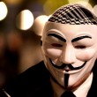 Anonymous in piazza a Londra, scontri con la polizia05