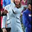 Kate Middleton incita al quarto mese, in Galles con William: il pancino cresce FOTO05