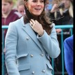 Kate Middleton incita al quarto mese, in Galles con William: il pancino cresce FOTO04