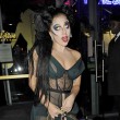 Lady Gaga porta a spasso il cane: il sexy abito velato mostra la lingerie01