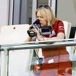 Ferrari manda "spia" donna sopra i box Mercedes 01