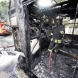 Roma, bus in fiamme al Nuovo Salario: nessun ferito FOTO07