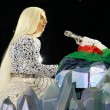 Lady Gaga, concerto hot a Milano. In latex, glitter e seminuda FOTO 7