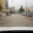 Maltempo Liguria, alluvione e frane: 1 disperso a Genova. "State in casa" FOTO