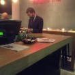 Ignazio Marino, sushi a Milano mentre Roma è in tilt per maltempo FOTO