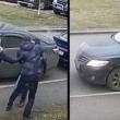 Russia, lite per parcheggio col vicino: lo prende a calci in faccia VIDEO