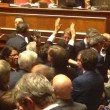 Sblocca Italia: M5s impediscono agli altri di votare con mani sporche inchiostro 05