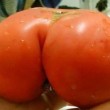 "Kardashian fruit": pere, pomodori pesche e cocomeri che sembrano il lato B di Kim04