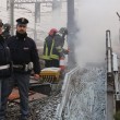 Bologna, assalto No Tav ai treni di Natale: convogli fermi, traffico bloccato01