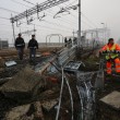 Bologna, assalto No Tav ai treni di Natale: convogli fermi, traffico bloccato07