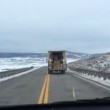 Colorado, furgone FedEx con porta aperta: pacchi natalizi in strada05