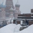 Mosca, tempesta di neve: voli cancellati e traffico in tilt 14
