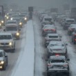 Mosca, tempesta di neve: voli cancellati e traffico in tilt 17