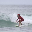 Natale a Bondi Beach, Sydney FOTO: surf in bikini... col cappello di Santa Claus