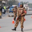 Pakistan, ecatombe a scuola: talebani fanno 120 vittime, di cui 100 bambini07