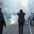 La Scala, scontri manifestanti-Polizia alla prima. Uova, petardi, cariche FOTO11