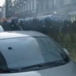 La Scala, scontri manifestanti-Polizia alla prima. Uova, petardi, cariche FOTO8